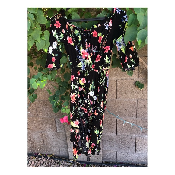 🌺Black Floral Romper with Flowing Skirt - Picture 1 of 5